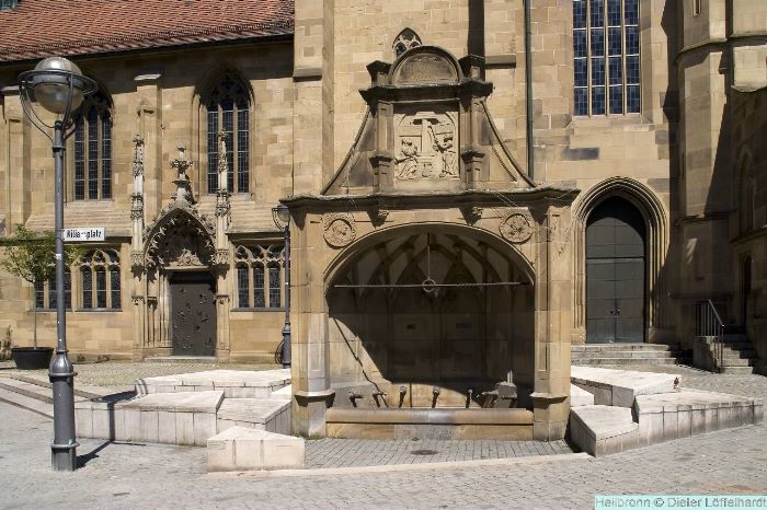 7R�hrenbrunnen.jpg